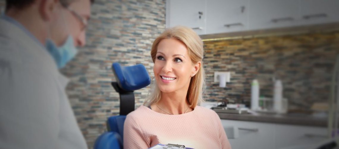 4-Ways-to-Choose-a-Great-Cosmetic-Dentist-crop